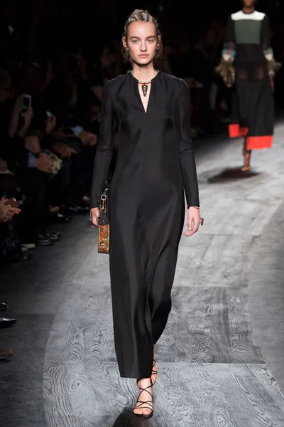Look 3
